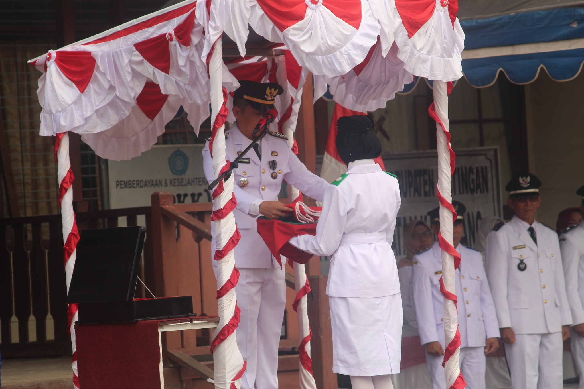 serah terma bendera